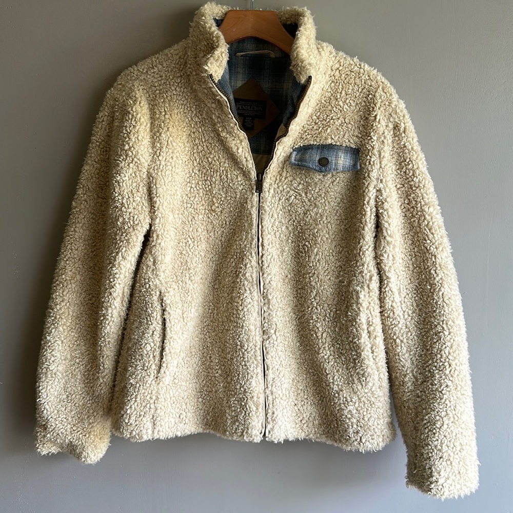 Pendleton Wool-Blend Sherpa Zip-Up
Jacket Shacket size S great condition